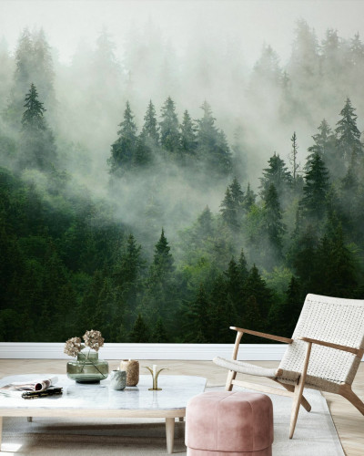 Fototapet cu o pădure cețoasă, creând o atmosferă misterioasă și relaxantă.