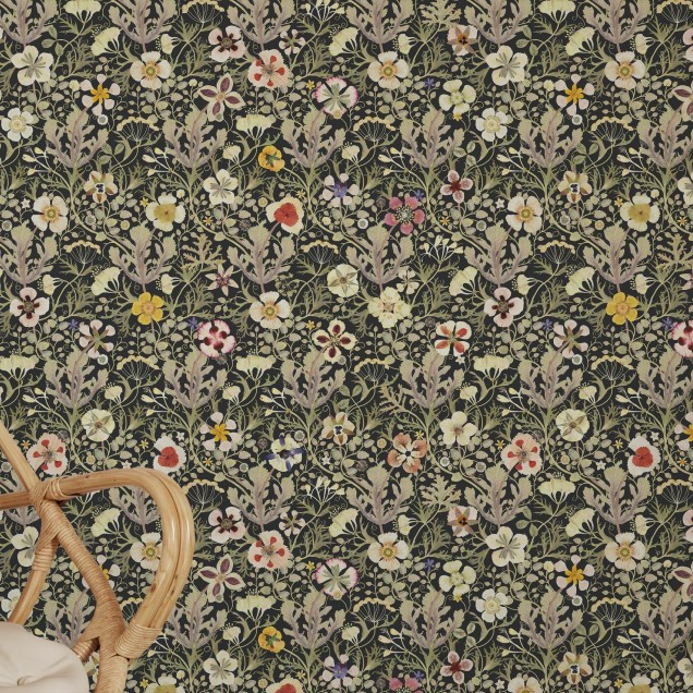 Tapet floral Anemone, Negru, cu flori delicate si frunze fine, perfect pentru un decor elegant si romantic.