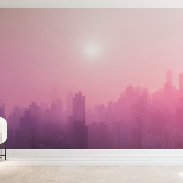 Tapet cu design modern Pink Sky, cu imagine a unui oraș din ceata, într-o nuanță de roz vibrant, ideal pentru o cameră modernă sau minimalistă.