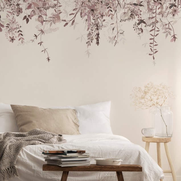 Tapet floral roz pale Enchanted Blush, perfect pentru a crea o atmosfera romantica in casa ta.