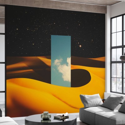 Imaginea prezintă un decor de perete Monolith II, cu un design minimalist și modern. Decorul are un fundal negru cu stele, pe care se află dune de nisip galbene și o formă geometrică albastră cu nori.