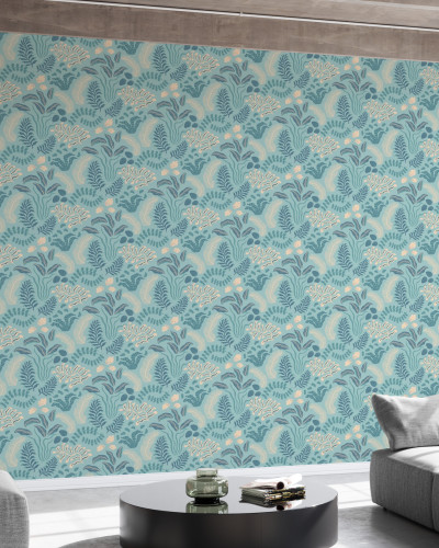 Tapet floral Sonja Blue cu un design delicat in nuante de albastru si bej.