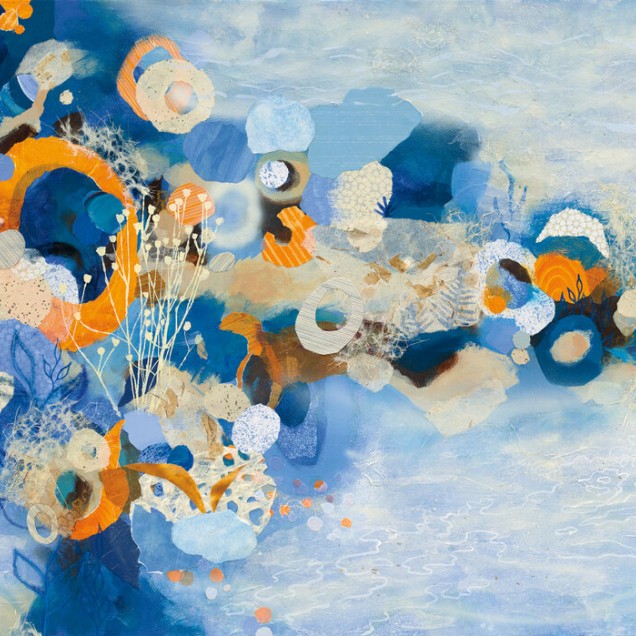 Tapet abstract Nantucket Summer cu nuanțe de albastru, galben și gri.