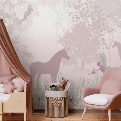 Fototapet cu unicorni și zâne într-o cameră de copii decorată