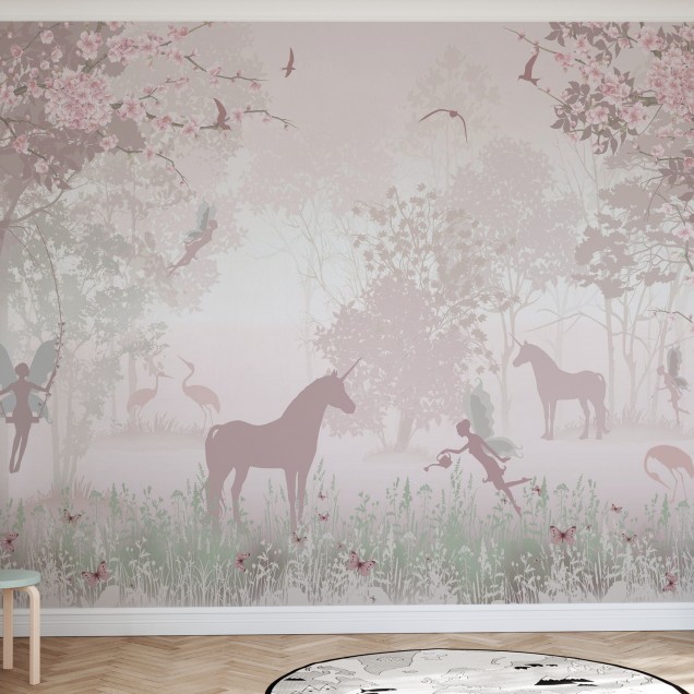 Fototapet cu unicorni și zâne într-o cameră de copii decorată
