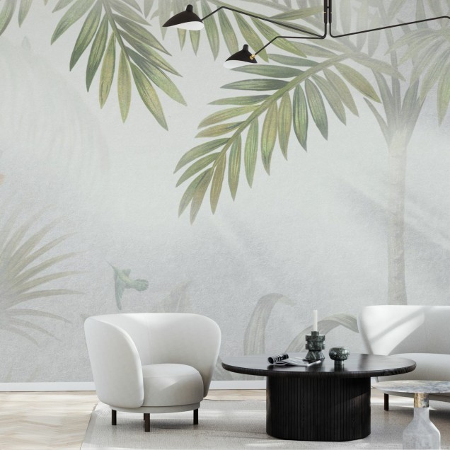 Tapet Foggy Jungle, Olive, cu un design tropical cu frunze de palmier și accente de verde vibrant.