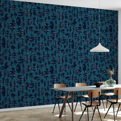 Tapet modern cu design abstract de pădure, în nuanțe de albastru-gri.