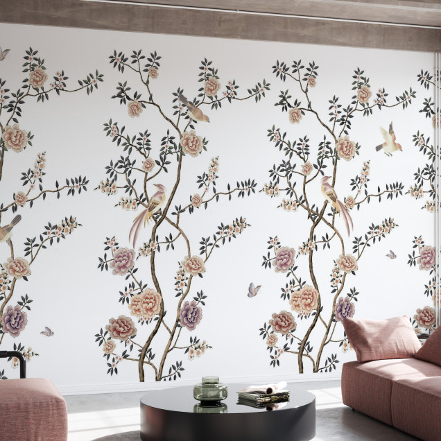 Tapet floral cu design elegant, cu ramuri delicate cu flori, păsări și fluturi.
