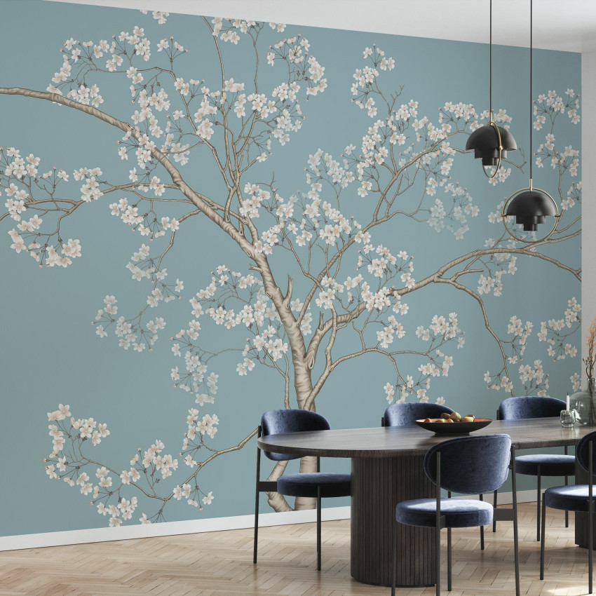 Tapet floral cu flori albe delicate pe un fundal verde deschis, decorând un dormitor.