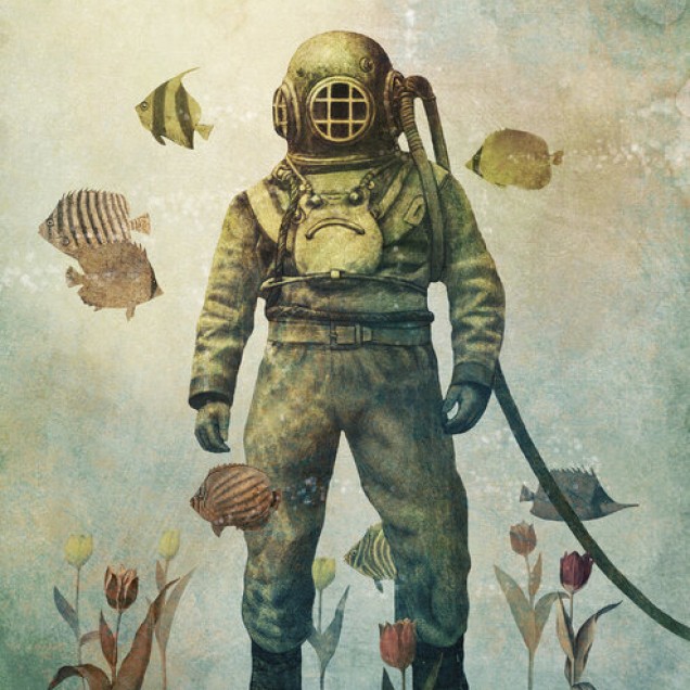 Tapet Deep Sea Garden cu un scafandru în costum tradițional, înconjurat de pești colorați și flori delicate.