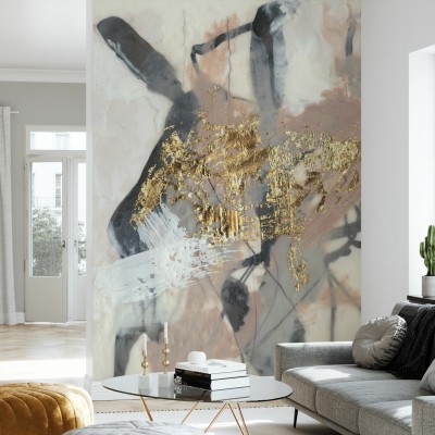 Fototapet abstract cu tonuri blush și accente aurii într-un living modern.