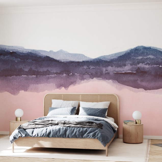 Tapet modern cu design artistic, Watercolor Landscape IV, Pink and Blue, cu un peisaj cu acuarelă în nuanțe delicate de roz și albastru.