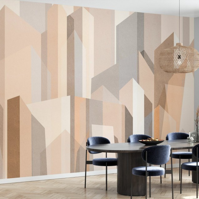 Tapet geometric City Forms III cu nuante calde de bej si gri, aplicat intr-un living cu mobilier modern.