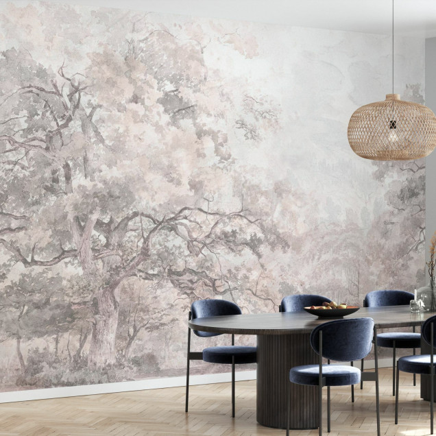 Fototapet cu design floral roz într-un dormitor elegant.