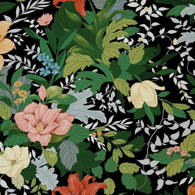 Tapet floral cu flori delicate și frunze luxuriante pe un fundal negru, într-un living modern.