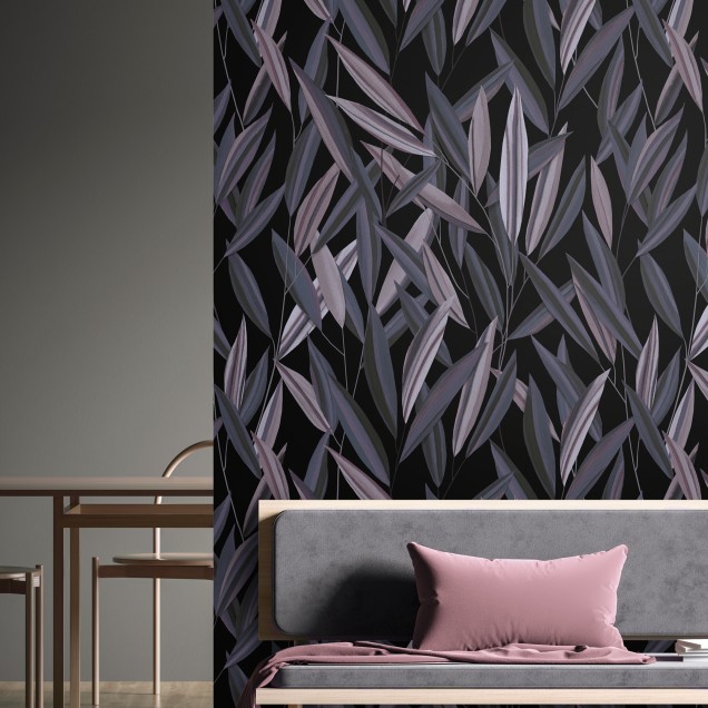 Tapet cu design minimalist, Window View, Purple, cu frunze delicate în nuanțe de purpuriu pe un fundal negru.