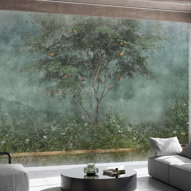 Tapet cu design vintage, Old Frayed Painted Wall II, cu un copac plin de fructe pe un fundal verde cu aspect uzat.