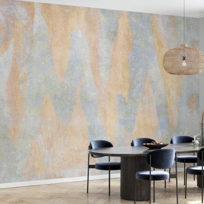 Aracio II - Tapet decorativ cu un design minimalist si culori calde, in living, in spatele unei mese de dining.
