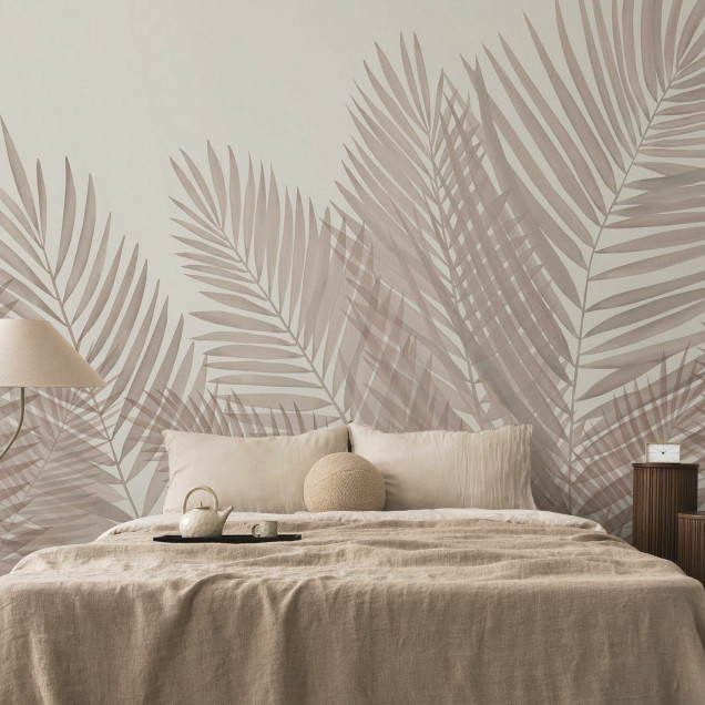 Tapet decorativ cu frunze de palmier sepia într-o sufragerie modernă