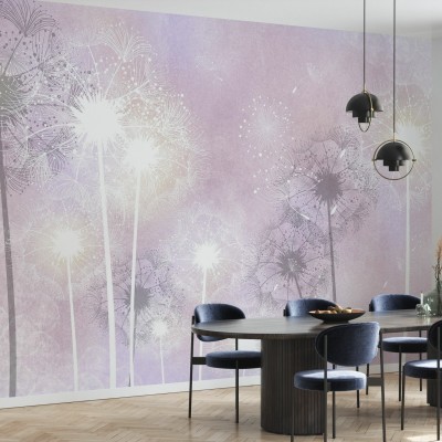 Tapet cu model de păpădie Dandelion Sky III, pe un perete din camera de dining, cu o masă și scaune din lemn, lângă o canapea albă și o fereastră cu perdea albă