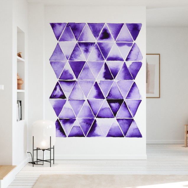 Tapet cu triunghiuri purpurii, design geometric modern