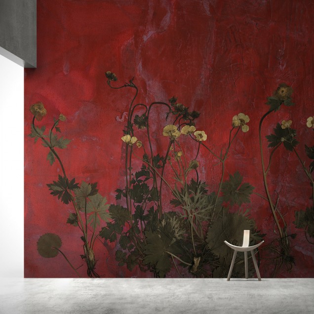 Fototapet floral cu fundal roșu într-un decor elegant