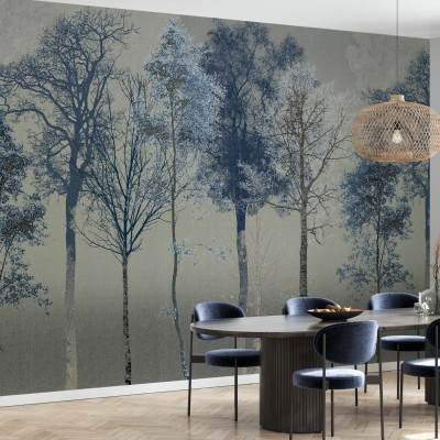 Tapet Hidden Bird, Blue Grey, cu un design minimalist de pădure în nuanțe de gri-albastru, perfect pentru a crea un ambient relaxant în living, dormitor sau hol.
