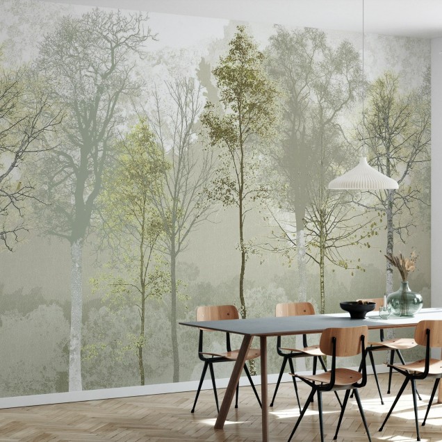 Tapet Hidden Bird, Green Beige, cu design de copaci subțiri și o pasăre ascunsă, perfect pentru a crea o atmosferă liniștită și relaxantă.