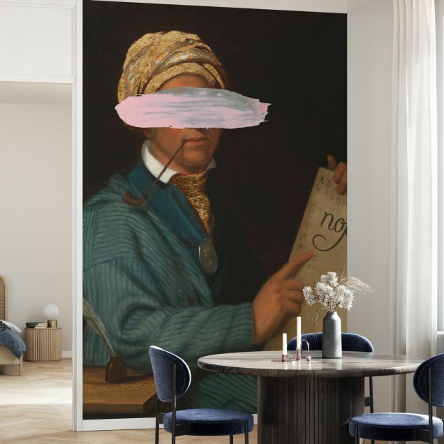 Un wallpaper artistic cu un portret parțial acoperit de o pată de culoare, ideal pentru a crea un punct focal în living, dormitor sau hol.