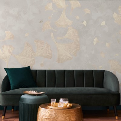 Tapet cu frunze de Ginkgo în culori calde de beige, perfect pentru a decora livingul, dormitorul sau biroul.