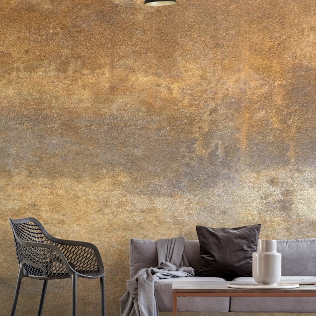 Tapet cu design inspirat de patina naturală a metalului, cu nuanțe calde și textură fină.