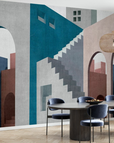 Tapetul Moroccan City III cu design abstract, cu clădiri în culori calde, pe un perete dintr-o cameră de zi, decorată modern.
