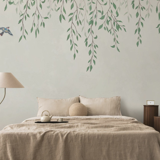 Tapet cu design delicat de crengi și frunze verzi, perfect pentru a adăuga o notă de prospețime și eleganță spațiului dumneavoastră.