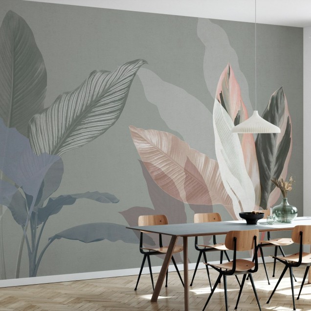 Tapet Wild Bouquet V cu frunze mari, elegante, într-o schemă de culori delicate.