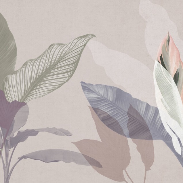 Tapetă cu design floral abstract Wild Bouquet VI, cu frunze în tonuri deschise de gri, verde și roz, aplicată pe peretele unei camere de zi.