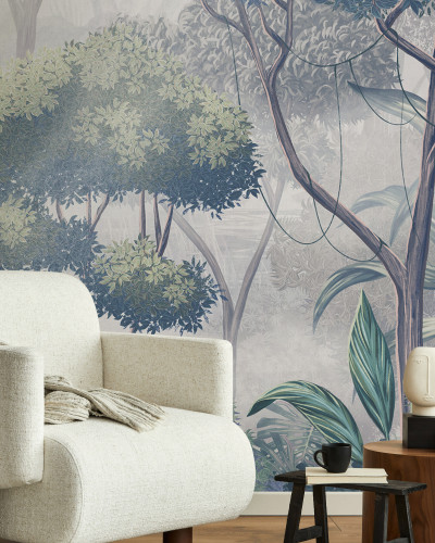 Tapet cu design tropical, Tropical Woodland II, cu frunze și copaci luxuriante în culori pastelate.