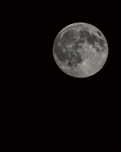 Fototapet detaliat cu luna într-un interior modern