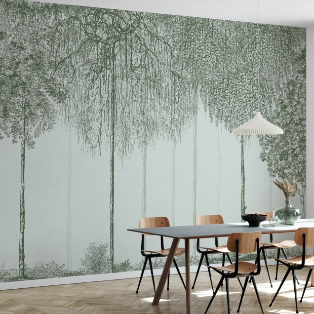 Tapet cu design minimalist, Trees Cascade, Jade, prezintă o siluetă de copaci, pictată în nuanțe de verde, pe un fond delicat, albastru deschis.