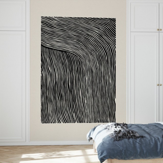 Tapet Stripes Linocut, Black, cu un model minimalist cu dungi curbate, în tonuri de alb și negru
