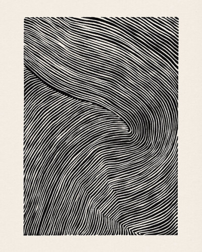 Tapet modern cu dungi Stripes Linocut, Black III, în nuanțe de negru și alb, pe un perete în living.