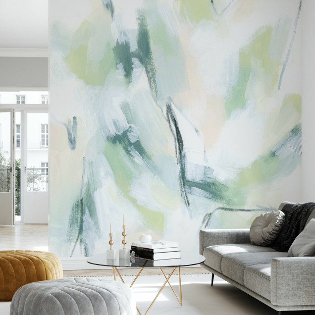 Tapet abstract Mint Fissure, cu nuanțe de verde mint, albastru și roz pal, decorând un living minimalist