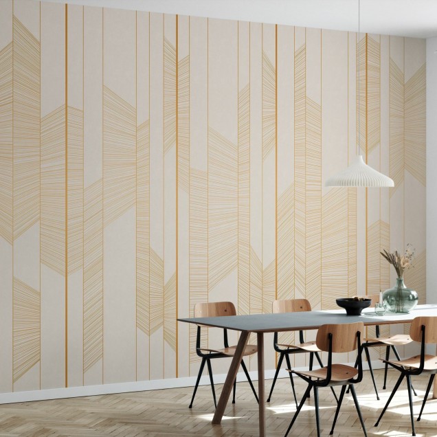 Tapet cu linii subtiri aurii pe un fundal crem. Design minimalist si modern, perfect pentru un living, o camera de zi sau un dormitor.