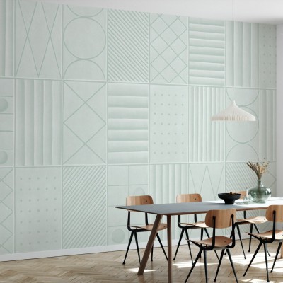 Wallpaper cu forme geometrice simple, in nuante de verde mentă, aplicat pe un perete din bucatarie