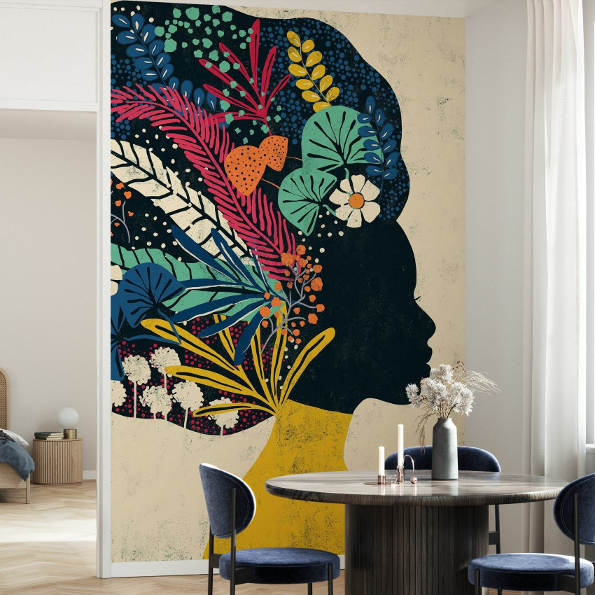 Tapet modern Woman Leaves cu un design abstract, reprezentând o femeie cu părul negru pe un fundal cu frunze verzi, cu un efect de textură vintage.