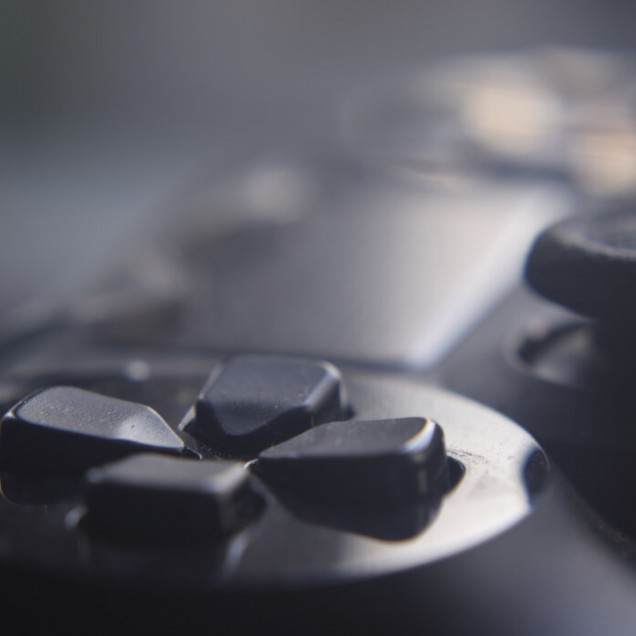 Tapet Joystick Close Up - design modern minimalist, accent pe detaliile jocurilor video.