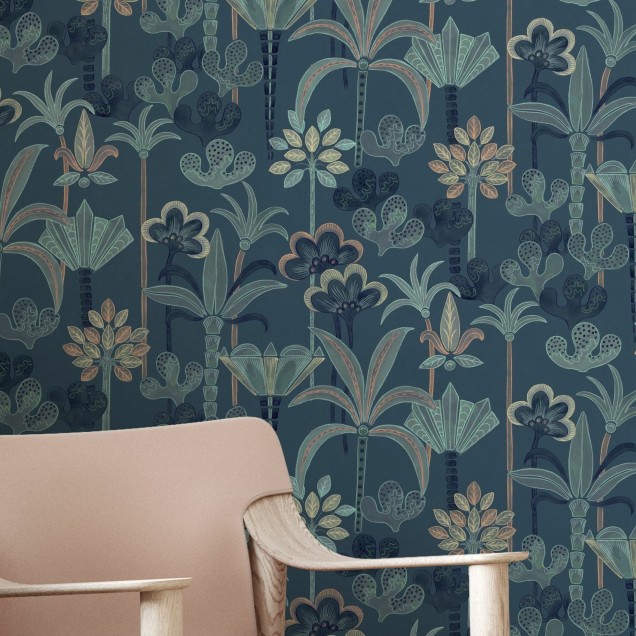 Tapet cu model floral exotic, Jungle Deco, cu frunze tropicale delicate și o paletă de culori vibrante