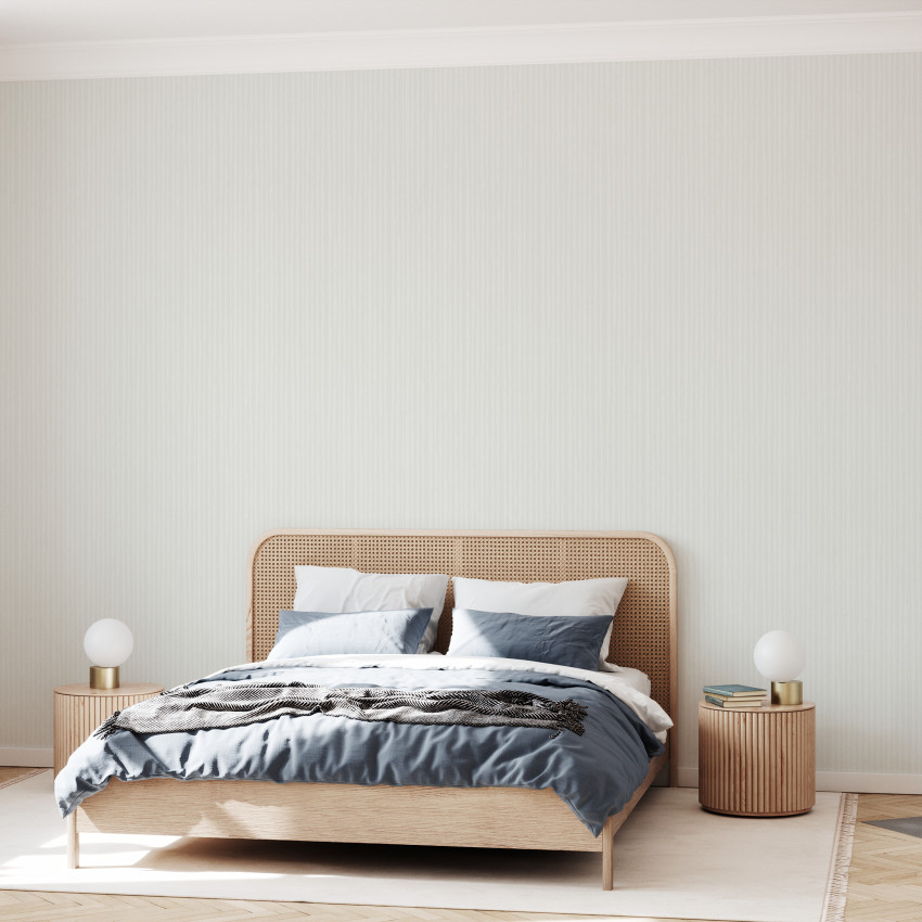 Tapet Lavender Breeze, cu dungi delicate in nuanțe de lavandă, în living