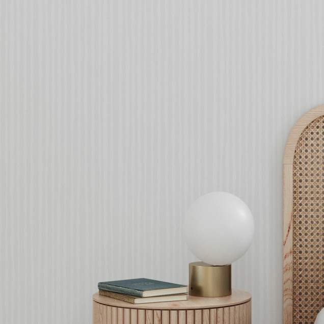Tapet modern Pearl Breeze cu textură delicată, alb, în cameră cu mobilier minimalist