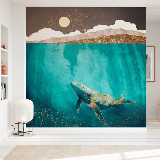 Tapet cu o balenă aurie ce înoată printr-un ocean turcoaz, decorat cu sclipiri aurii.