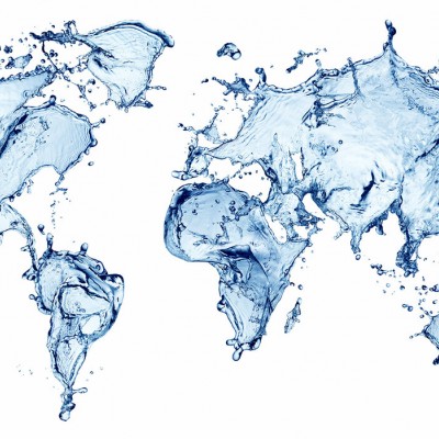 Tapet Water World, cu design modern, reprezentând o hartă a lumii realizată din stropi de apă